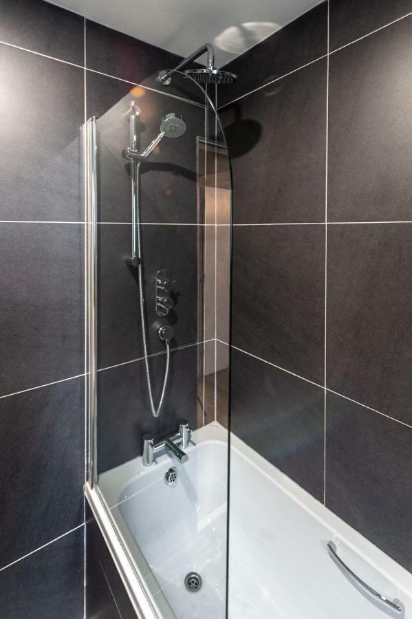 The Town House Kinsale, Hosted By Exquisite Holiday Homes, Sleeps 16 Exterior foto
